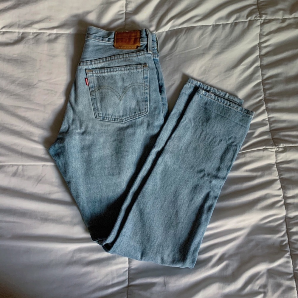 Levi’s mom jeans